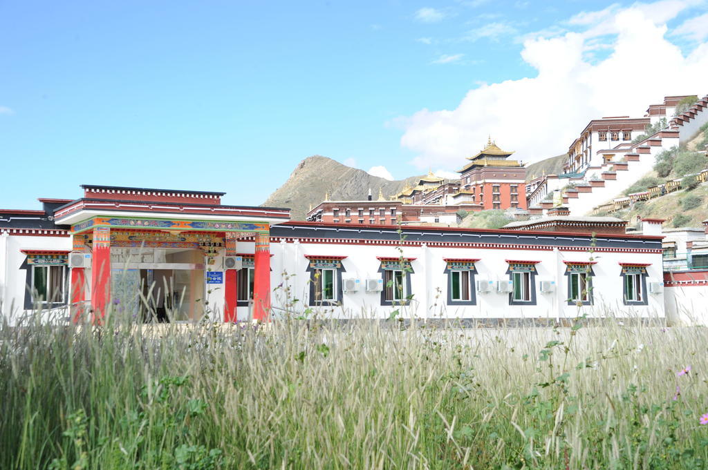 Wanrun International Resort Hotel In Tibet Xigaze Bagian luar foto
